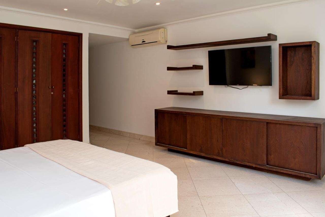 Mega 7 Bedroom Mansion In Bocagrande *