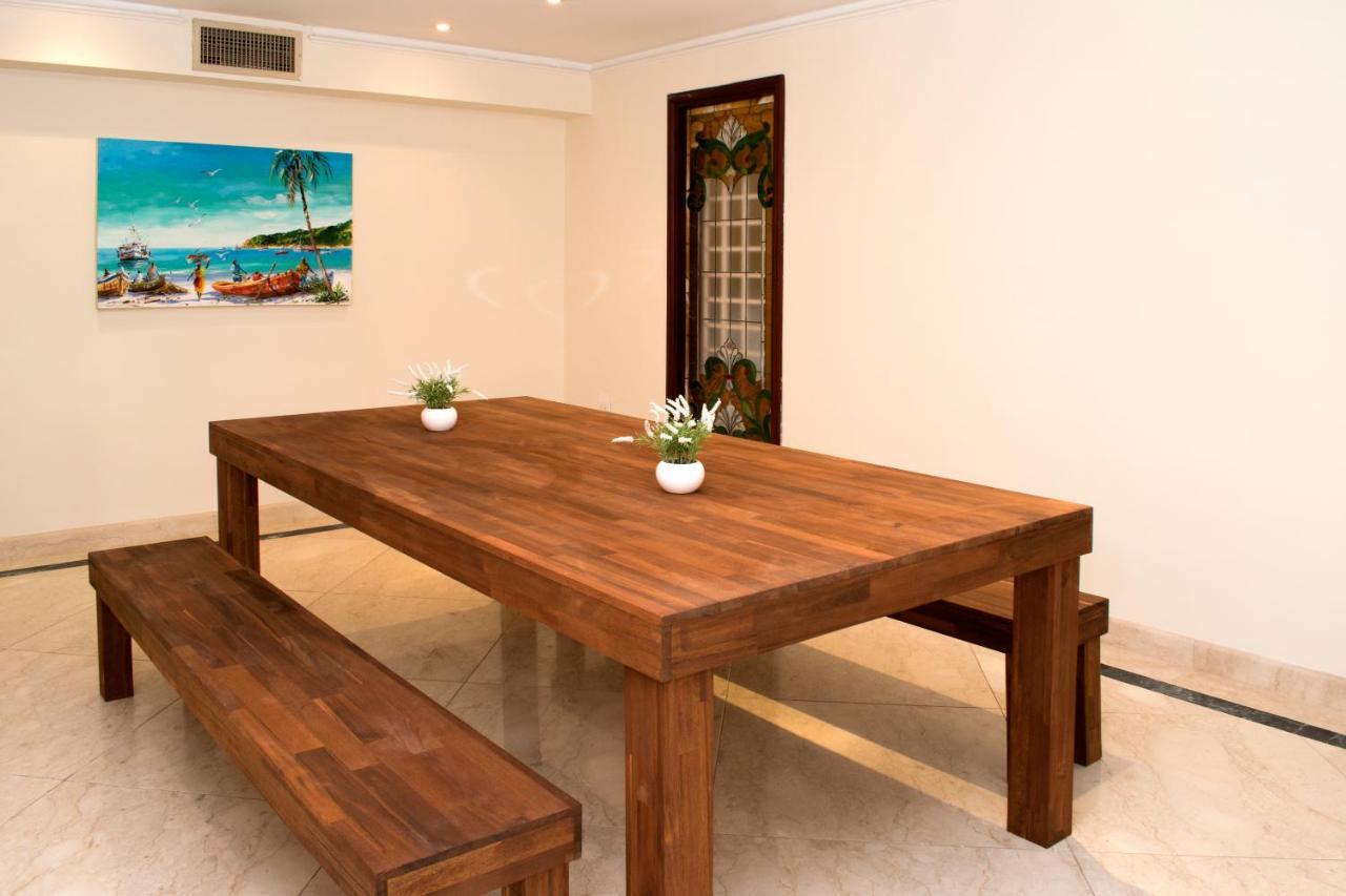 Сasa de vacaciones Mega 7 Bedroom Mansion In Bocagrande *